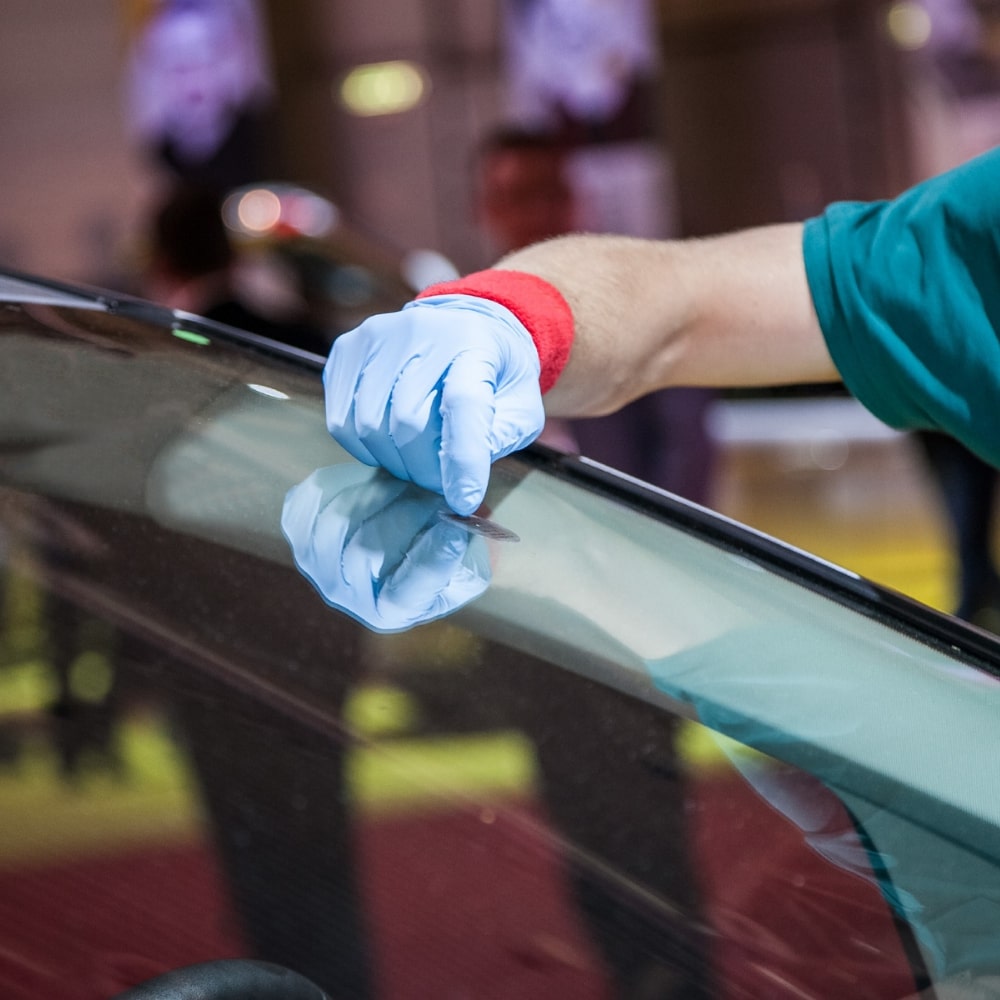 auto glass repair service